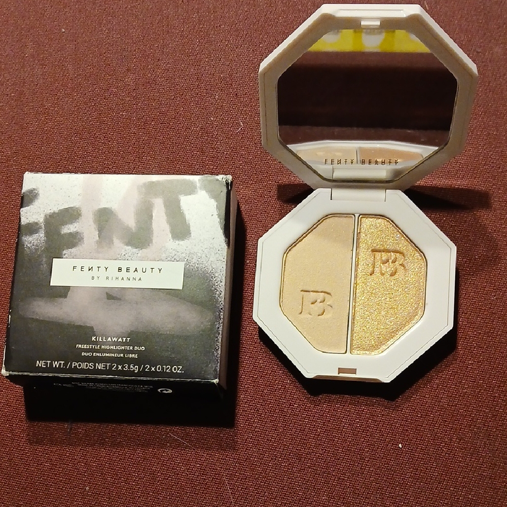 Fenty Beauty Highlighter Duo -killowatt... Soft Gold and Shimmering Gold.